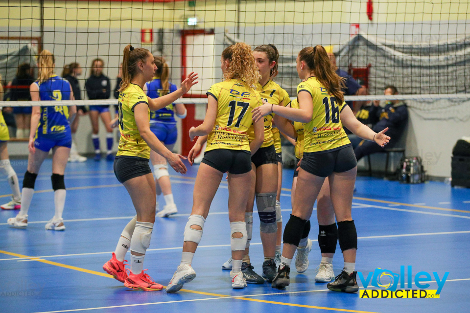 #FipavComo #VolleyAddictedPOL. INTERCOMUNALE 3 - VIRTUS CERMENATE 2Prima Divisione Femminile Como - 26^ GiornataCagno (CO) - 24 maggio 2024Gallery: www.volleyaddicted.comCredit: Morotti Matteo/VolleyAddicted.com