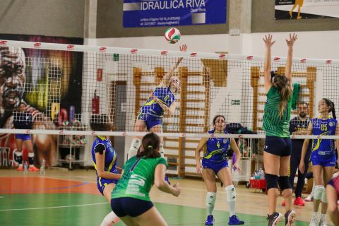 #FipavLombardia #VolleyAddictedDINKLE GALBIATE 2 - VIRTUS CERMENATE 3Serie C Femminile 2023/24 Lombardia - 10^ GiornataGalbiate (LC) - 9 dicembre 2023Gallery: www.volleyaddicted.comCredit: Morotti Matteo/VolleyAddicted.com