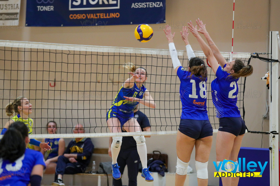 #FipavLombardia #VolleyAddicted

VOLLEY COLICO 3 - VIRTUS CERMENATE 2
Serie C Femminile 2023/24 Lombardia - 24^ Giornata
Colico (LC) - 27 aprile 2024

Gallery: www.volleyaddicted.com
Credit: Morotti Matteo/VolleyAddicted.com