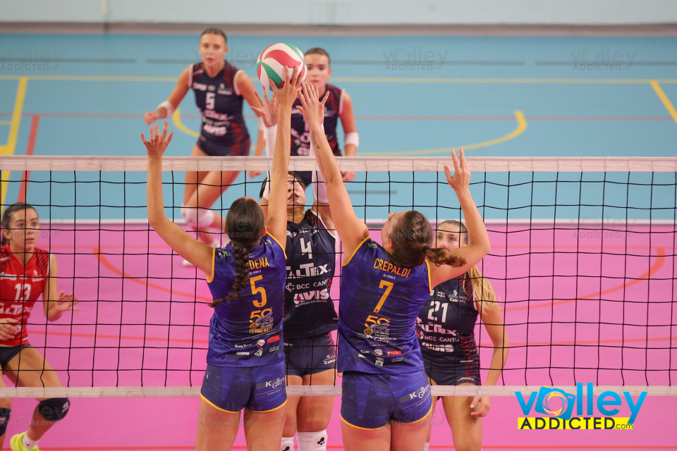 #FipavLombardia #VolleyAddictedBIANCHI GROUP CERMENATE 3 - ITALTEX CABIATE 0Serie C Femminile 2024/25 Lombardia - 1^ GiornataCermenate (CO) - 12 ottobre 2024Gallery: www.volleyaddicted.comCredit: Morotti Matteo/VolleyAddicted.com