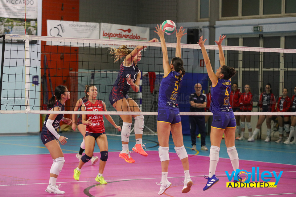 #FipavLombardia #VolleyAddictedBIANCHI GROUP CERMENATE 3 - ITALTEX CABIATE 0Serie C Femminile 2024/25 Lombardia - 1^ GiornataCermenate (CO) - 12 ottobre 2024Gallery: www.volleyaddicted.comCredit: Morotti Matteo/VolleyAddicted.com