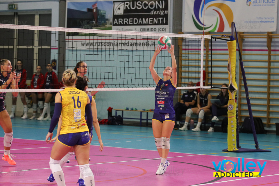 #FipavLombardia #VolleyAddictedBIANCHI GROUP CERMENATE 3 - ITALTEX CABIATE 0Serie C Femminile 2024/25 Lombardia - 1^ GiornataCermenate (CO) - 12 ottobre 2024Gallery: www.volleyaddicted.comCredit: Morotti Matteo/VolleyAddicted.com