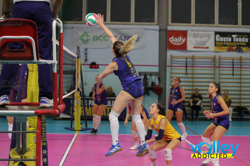 #FipavLombardia #VolleyAddictedBIANCHI GROUP CERMENATE 3 - ITALTEX CABIATE 0Serie C Femminile 2024/25 Lombardia - 1^ GiornataCermenate (CO) - 12 ottobre 2024Gallery: www.volleyaddicted.comCredit: Morotti Matteo/VolleyAddicted.com