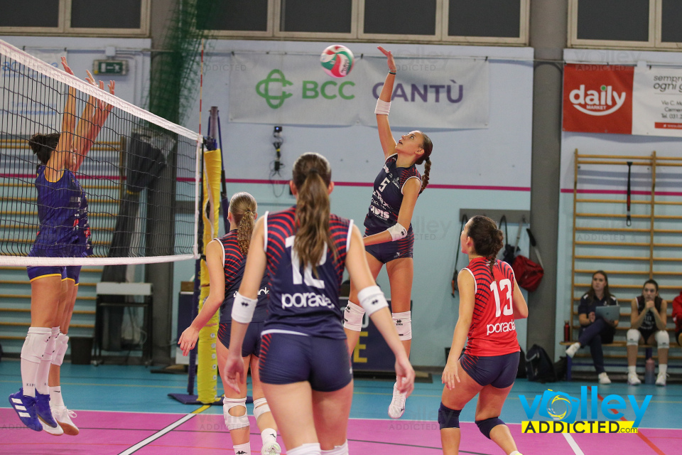 #FipavLombardia #VolleyAddictedBIANCHI GROUP CERMENATE 3 - ITALTEX CABIATE 0Serie C Femminile 2024/25 Lombardia - 1^ GiornataCermenate (CO) - 12 ottobre 2024Gallery: www.volleyaddicted.comCredit: Morotti Matteo/VolleyAddicted.com