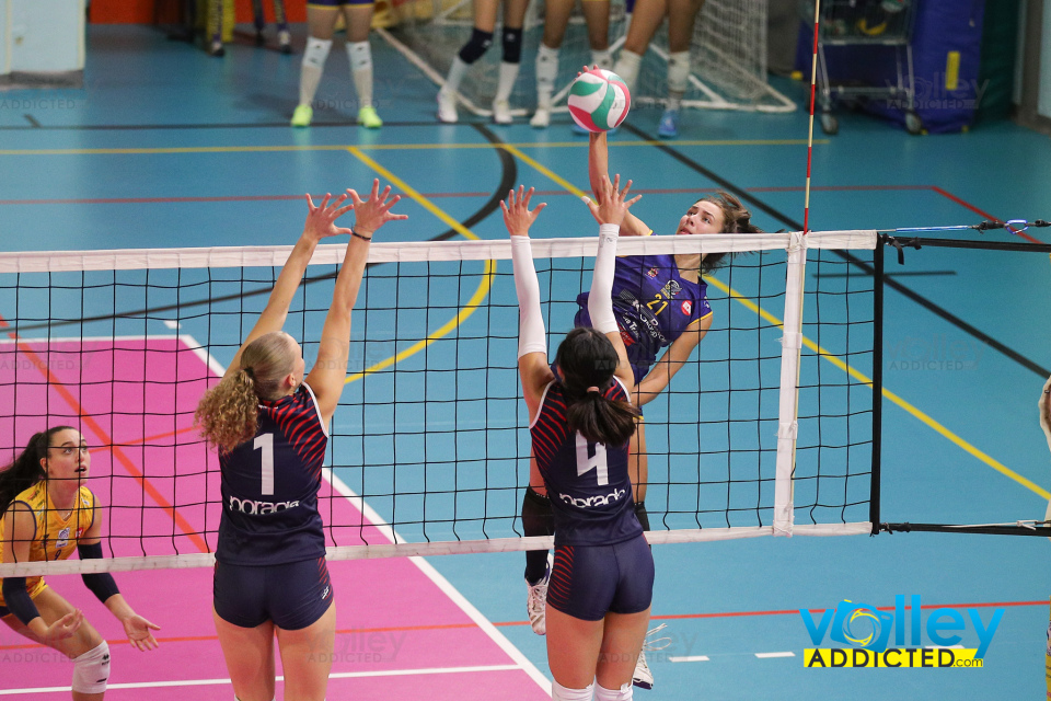 #FipavLombardia #VolleyAddictedBIANCHI GROUP CERMENATE 3 - ITALTEX CABIATE 0Serie C Femminile 2024/25 Lombardia - 1^ GiornataCermenate (CO) - 12 ottobre 2024Gallery: www.volleyaddicted.comCredit: Morotti Matteo/VolleyAddicted.com