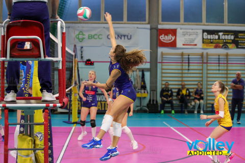 #FipavLombardia #VolleyAddictedRUSCONI ARREDAMENTI CERMENATE 3VOLLEY TEAM BIANZA 03^ Giornata Serie D FemminileCermenate (CO) - 12 ottobre 2024Gallery: www.volleyaddicted.comCredit: Morotti Matteo/VolleyAddicted.com