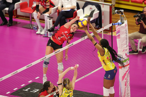 #iLoveVolley #VolleyAddicted E-WORK BUSTO ARSIZIO 0 - PROSECCO DOC IMOCO CONEGLIANO 3Gara 2 Quarti di Finale Serie A1 Femminile 2022/2023E-Work Arena - Busto Arsizio (VA) - 18 aprile 2023Gallery: www.volleyaddicted.comCredit: Morotti Matteo/www.VolleyAddicted.com