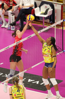 #iLoveVolley #VolleyAddicted E-WORK BUSTO ARSIZIO 0 - PROSECCO DOC IMOCO CONEGLIANO 3Gara 2 Quarti di Finale Serie A1 Femminile 2022/2023E-Work Arena - Busto Arsizio (VA) - 18 aprile 2023Gallery: www.volleyaddicted.comCredit: Morotti Matteo/www.VolleyAddicted.com