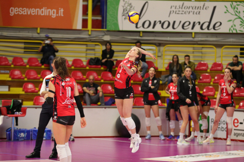 #iLoveVolley #VolleyAddicted E-WORK BUSTO ARSIZIO 0 - PROSECCO DOC IMOCO CONEGLIANO 3Gara 2 Quarti di Finale Serie A1 Femminile 2022/2023E-Work Arena - Busto Arsizio (VA) - 18 aprile 2023Gallery: www.volleyaddicted.comCredit: Morotti Matteo/www.VolleyAddicted.com