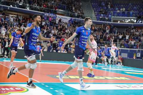 #SuperLega #VolleyAddicted

SuperLega Credem Banca 2022/23 - Regular Season
4^ Giornata PlayOff - Quarti di Finale
ALLIANZ MILANO 3 - SIR SAFETY SUSA PERUGIA 2
Allianz Cloud, Milano - 2 aprile 2023

Gallery: www.volleyaddicted.com
Credit: Morotti Matteo/VolleyAddicted.com